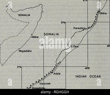 . Bollettino della British ornitologi' Club. [Boll.B.O.C. 1981:101(4)] 380 Zeila (N°2I'N, 43°28'E) al Berbera (io°26'N, 45°O2,E), attorno a maitén (io°58'N, 47°O4'E) da Alula (n°58'N, 5o°i5'E) a Tohen, nel nord; né round di Merca (oi°43'N, 44°46'E), Brava (oi°o6/N, 44°O3'E) e gran parte della costa da Kismayu (oo°22'S e 42°32'E) a Kiamboni (oi°4o, 4io°36'E). 6'N 2'N l"N. Di merca. Si prega di notare che queste immagini vengono estratte dalla pagina sottoposta a scansione di immagini che possono essere state migliorate digitalmente per la leggibilità - Colorazione e aspetto di queste illustrazioni potrebbero non perfettamente assomigliano al originale w Foto Stock