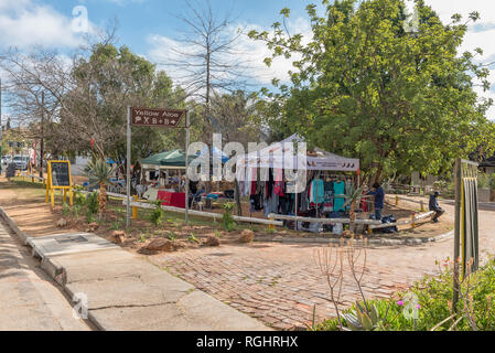 CLANWILLIAM, SUD AFRICA, 28 agosto 2018: venditore ambulante bancarelle in Clanwilliam nella provincia del Capo occidentale Foto Stock