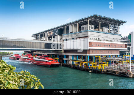 Il terminal dei traghetti di Macau in Central, Hong Kong, Cina, Asia. Foto Stock