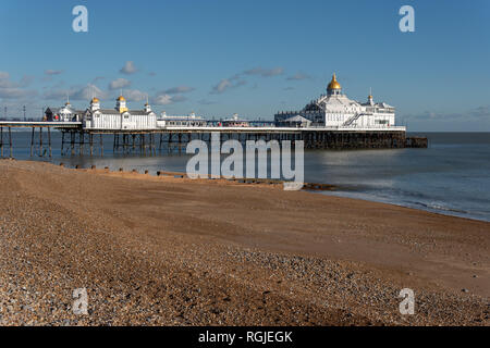 EASTBOURNE, EAST SUSSEX/UK - gennaio 28 : Vista di Eastbourne Pier in East Sussex on gennaio 28, 2019 Foto Stock