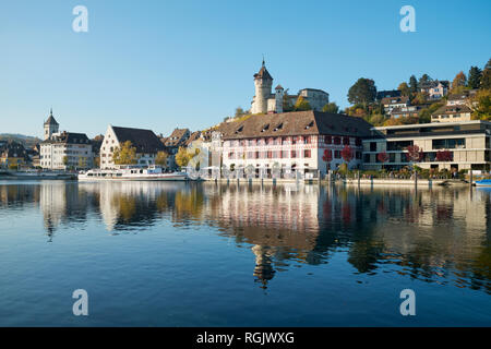 Svizzera Canton Sciaffusa, Sciaffusa, città vecchia, Munot il castello e il fiume Reno Foto Stock