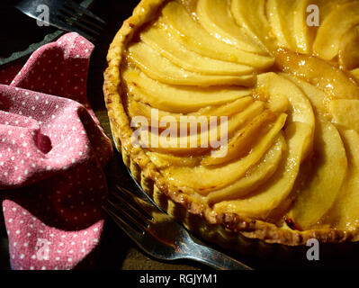 Flan di mela cotogna con fette di mela cotogna pattern food still-life fotografia Foto Stock