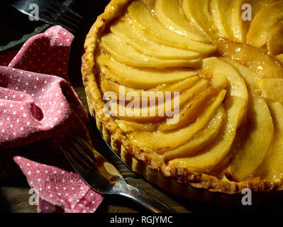 Flan di mela cotogna con fette di mela cotogna pattern food still-life fotografia Foto Stock