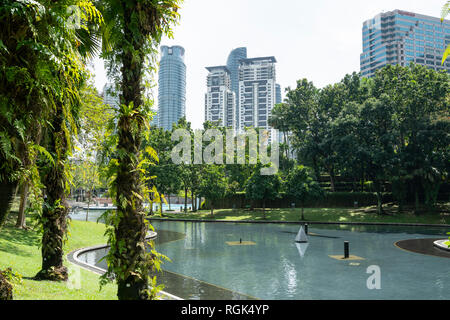 Il lago nel Parco KLCC di Kuala Lumpur in Malesia Foto Stock