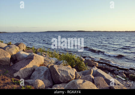 Grosse pietre sulla costa da jziprian Foto Stock