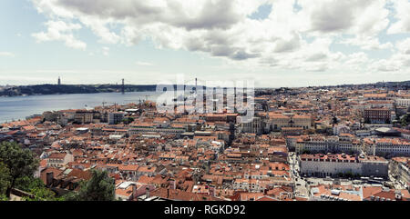 Vista panoramica di Lisbona dal Castello di São Jorge, Portogallo Foto Stock