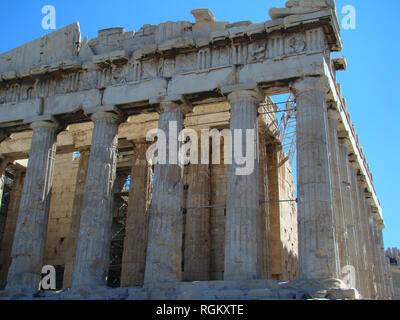 Il Partenone di Atene (Grecia), il più iconico Edificio del classico di età greca Foto Stock