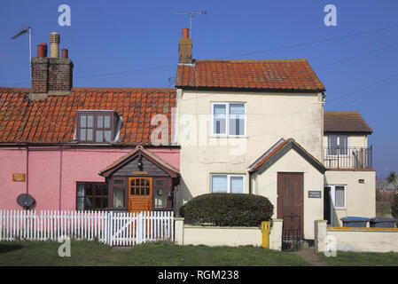 Vecchio cottage a Felixstowe Ferry sul fiume Deben nel Suffolk, Inghilterra Foto Stock