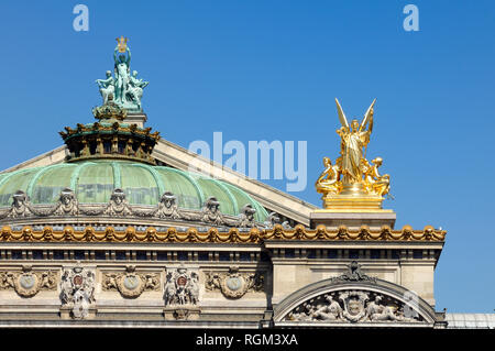 Tetto barocco dettaglio o Opera Garnier (1861-75) aka Palais Garnier, Paris Opera o Opera di Parigi Parigi Francia Foto Stock