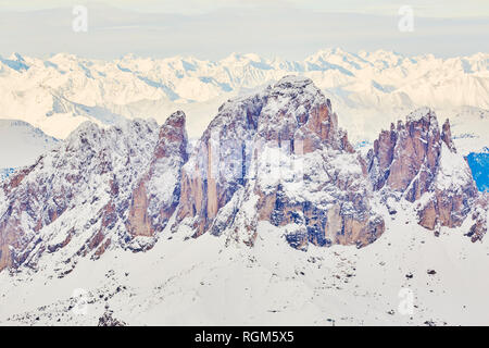 La meravigliosa vista delle Dolomiti picchi dalla Marmolada - Malga Ciapela Foto Stock