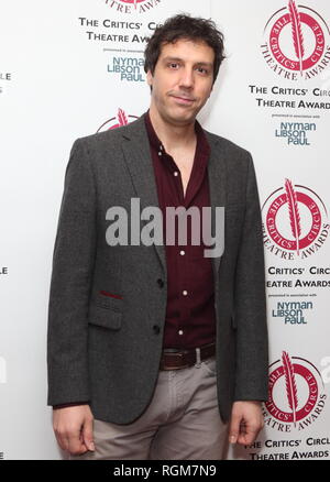 Alex Gaumond presso i critici' Circle Theatre Awards al Prince of Wales Theatre, Coventry Street. Foto Stock