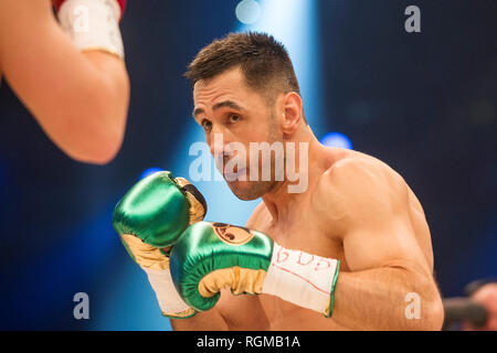 Felix STURM spire 40 il 31 gennaio 2019, Felix STURM in azione; il pugilato, Superwithtelgewicht WM - WBA torna lotta, Felix Sturm (GER, vincitore dopo i punti) vs. Fedor Chudinov (RUS) su 20.02.2016 in O berhausen/Germania. | Utilizzo di tutto il mondo Foto Stock