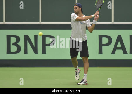 Ceca giocatore di tennis Jiri Vesely in azione durante la sessione di formazione in Ostrava, Repubblica ceca, 30 gennaio 2019. Nella nuova Coppa Davis formato, il vincitore della Cechia vs Paesi Bassi meeting verranno passate alle finali, precedentemente noto come gruppo mondiale, dove 18 squadre si riunirà a Madrid nel mese di novembre. (CTK foto/Jaroslav Ozana) Foto Stock