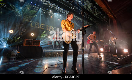 Motherwell, in Scozia, Regno Unito. Il 30 gennaio, 2019. Inglese indie rock band di portare il loro stile energico yo Motherwell Civic Center Concert Hall Regno Unito. Credito: Stuart Westwood/Alamy Live News Foto Stock