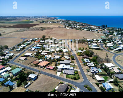 Aereo della comunità costiera di Elliott Heads Queensland, Australia Foto Stock