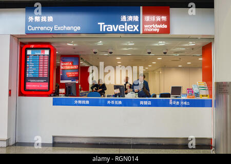 HONG KONG - circa novembre, 2016: Travelex presso l'Aeroporto Internazionale di Hong Kong. Essa è il principale aeroporto di Hong Kong. L'aeroporto è situato sulla isla Foto Stock