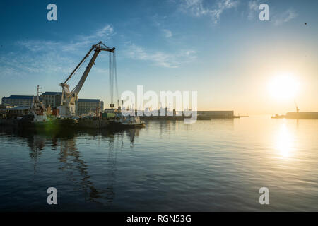 Sud Africa, Cape Town, sunrise oltre il Victoria & Alfred Waterfront Foto Stock