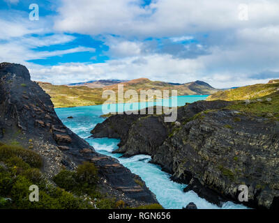 Sud America, Cile, Patagonia, vista di Rio Paine, Parco Nazionale Torres del Paine Foto Stock