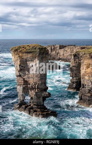 Gran Bretagna, Scozia, isole Orcadi, Continentale, Sandwick, mare Yesnaby stack Foto Stock