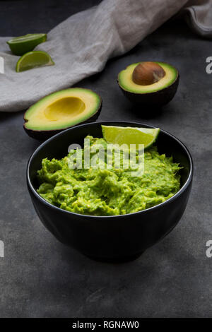 Guacamole con calce Foto Stock