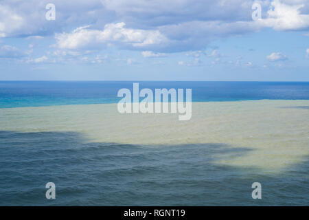 Acque reflue di inquinare il mare Mediterraneo Beirut Libano Foto Stock