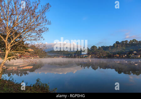 Paesaggio di Ban Thai Rak Village. Mae Hong Son Provincia, Thailandia Foto Stock