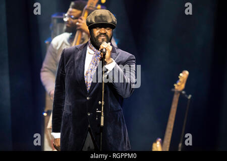 Gregory Porter sul palco in occasione del Montecarlo Jazz Festival che si tiene a Monaco, su 2018/11/13 Foto Stock