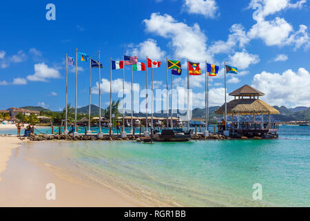 Il Sandals Beach, Pigeon Island, Rodney Bay, Gros Islet, Saint Lucia, dei Caraibi. Foto Stock