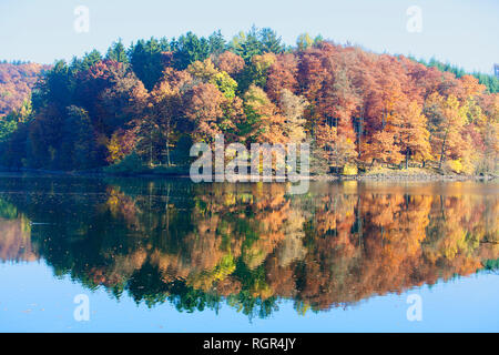 Serbatoio Listertalsperre, Attendorn, Renania settentrionale-Vestfalia, Germania, Europa Foto Stock