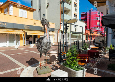 Case colorate vicino al nuovo Bazar, Tirana, Albania Foto Stock