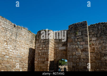 Merida, Badajoz, Spagna; Maggio 2015: ingresso vecchio arabo Alcazaba di Merida Foto Stock