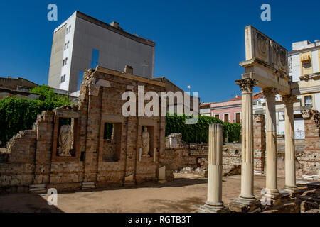 Merida, Badajoz, Spagna; Maggio 2015 : Rovine della Vecchia Augusta Emerita Forum comunale Foto Stock