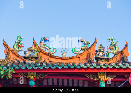 Caratteristiche del tetto della cucina Cantonese Tua Pek Kong Temple di George Town, Penang, Malaysia Foto Stock