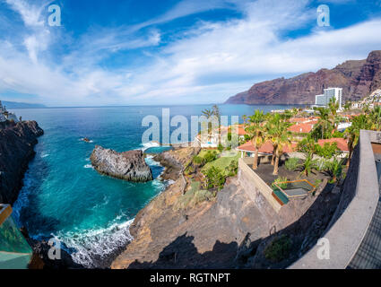 Bella vista sulla costa atlantica e oceano in Puerto de Santiago in isola di Tenerife Canarie - Spagna Foto Stock