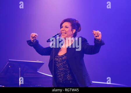 Parigi,Francia,ROBIN MCKELLE CANTA AL TEATRO TRIANON PARIGI FRANCIA Foto Stock