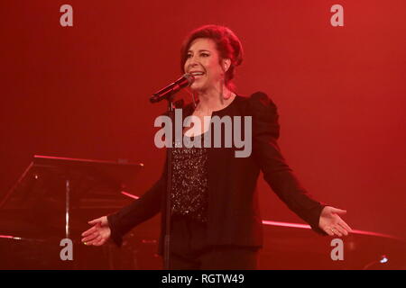 Parigi,Francia,ROBIN MCKELLE CANTA AL TEATRO TRIANON PARIGI FRANCIA Foto Stock