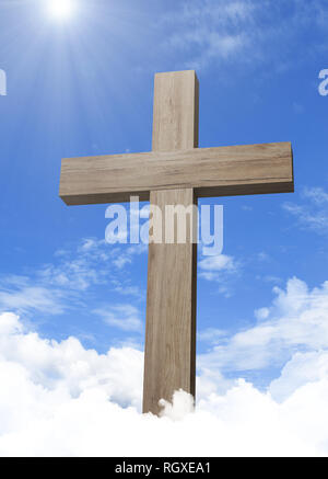 Croce di legno in cloudful cielo blu Foto Stock