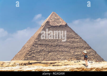 La piramide di Khafre o di Chephren, è il secondo più alto e la seconda più grande delle antiche piramidi egiziane di Giza e la tomba del Fourth-Dyn Foto Stock