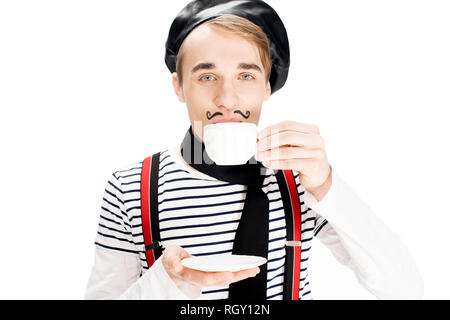 Bel uomo parigino di bere il caffè isolato su bianco Foto Stock