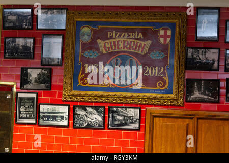 Buenos Aires Stato/Argentina 25/06/2014.Decorazione presso la Pizzeria Güerrin la più famosa pizza shop a Buenos Aires in Argentina. Foto Stock