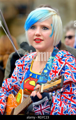 Madeleina Kay - giovane europeo dell'Anno / "UE" Supergirl - battono contro Brexit al di fuori del Parlamento, Jan 29 2019 Foto Stock