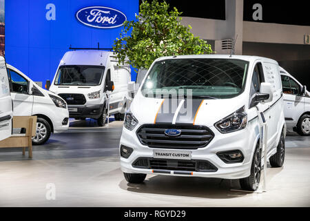 Bruxelles - Jan 18, 2019: Ford Transit Custom van presentati presso la 97Bruxelles Motor Show 2019 Autosalon. Foto Stock