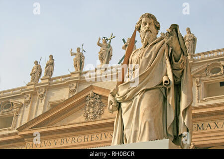 Bella vista del cielo di San Pietro a Roma Foto Stock