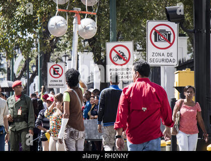 Caracas, Venezuela. 31 gennaio, 2019. Zona di sicurezza non video e foto. In questa zona i due giornalisti francesi Quotidien, Baptiste des Monstiers e Pierre Caille furono arrestati, la dimostrazione al di fuori del palazzo presidenziale Miraflores a sostegno di Nicolas Maduro, Caracas - Venezuela, 31 gennaio 2019. Credito: Elyxandro Cegarra/ZUMA filo/Alamy Live News Foto Stock