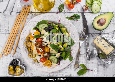 Deliziosa casa insalata Cobb Foto Stock