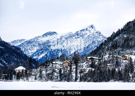 Paesaggio invernale delle Dolomiti in Italia. Foto Stock