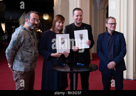 Berlino, Germania. 31 gennaio, 2019. Conferenza stampa presso la Komische Oper circa il futuro della Komische Oper con Barrie Kosky, il dottor Klaus Lderer, Philip Broe re. Credito: Beata Siewicz/Pacific Press/Alamy Live News Foto Stock