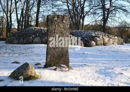 31 Gennaio 2019: Clava Cairns vicino al campo di battaglia di Culloden, una età del Bronzo cimitero complesso di tombe di passaggio, anello cairns, frenare cairns, e pietra permanente Foto Stock