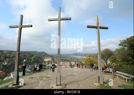 Gora Trzech Krzyzy (Tre Croci Hill) nel centro storico di Kazimierz Dolny, Polonia. 8 ottobre 2008 © Wojciech Strozyk / Alamy Stock Photo Foto Stock