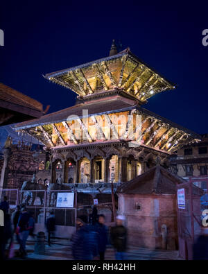 KATHMANDU, NEPAL - 5 maggio: Krishna Mandir in Patan il Jan 16, 2019. Patan è elencato come un patrimonio mondiale dall UNESCO, i templi ha mille anni della sua Foto Stock